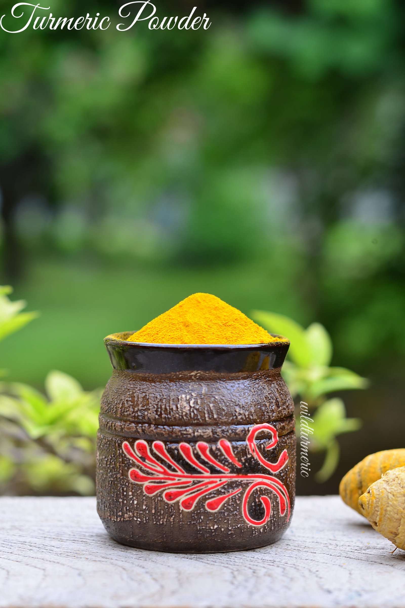 Does Turmeric Smell Bad?  (And What To Do About It) - laa7mo6