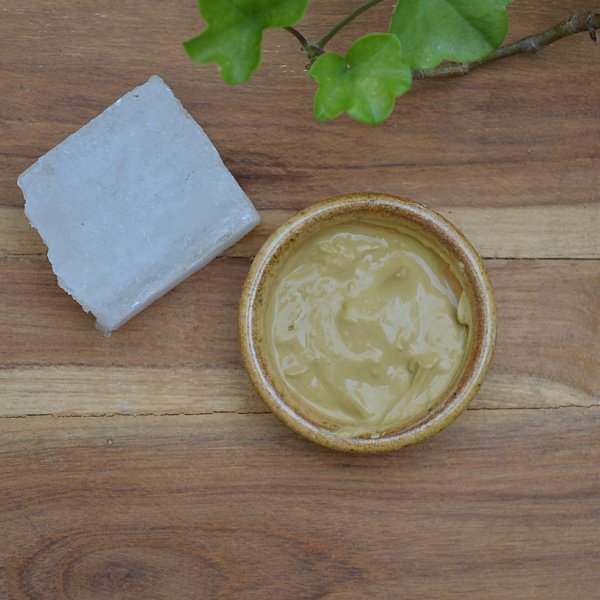 Mixing alum with multani mitti and rose water for an acne‑prone skin pack