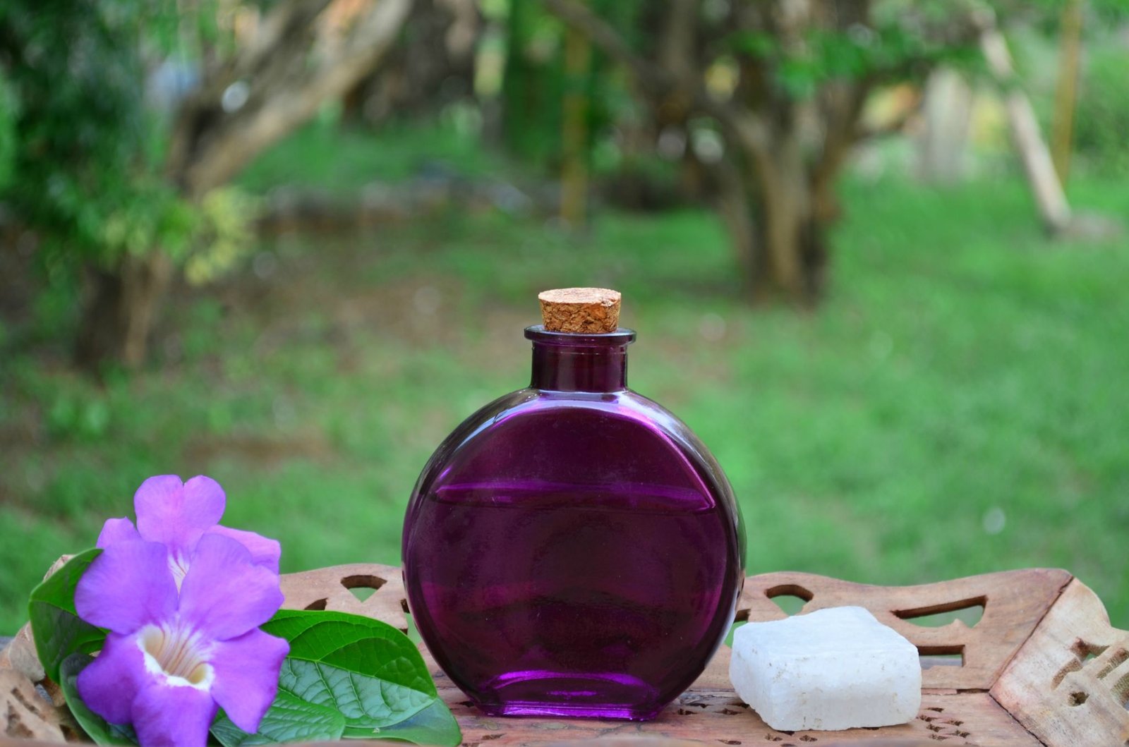 10 Top Uses & Benefits of Alum Fitkari For Health, Hair & Skin