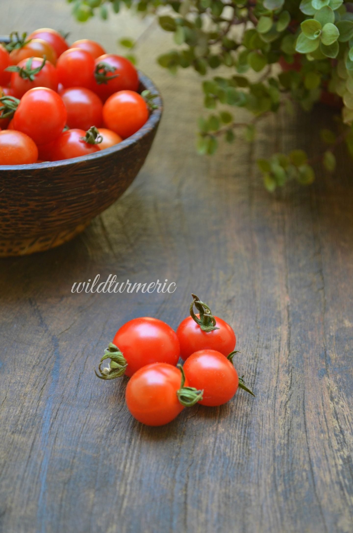 applying tomato on face everyday