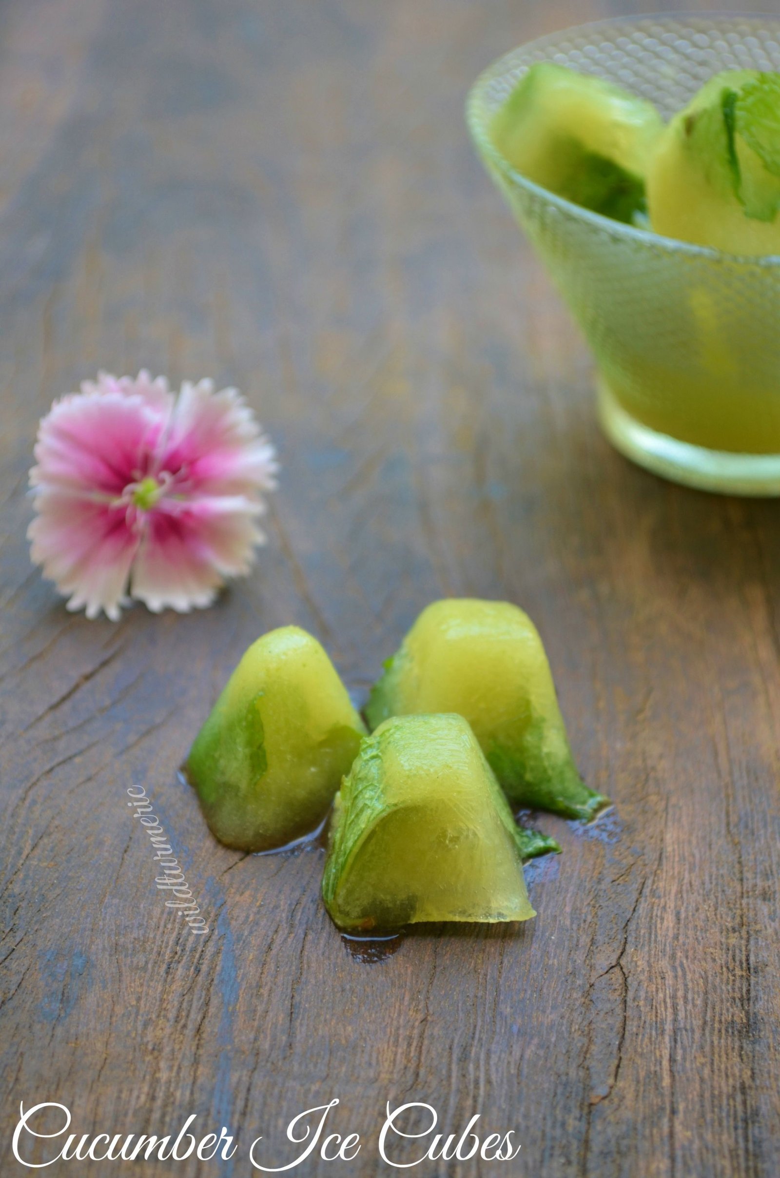 does ice cubes get rid of pimples