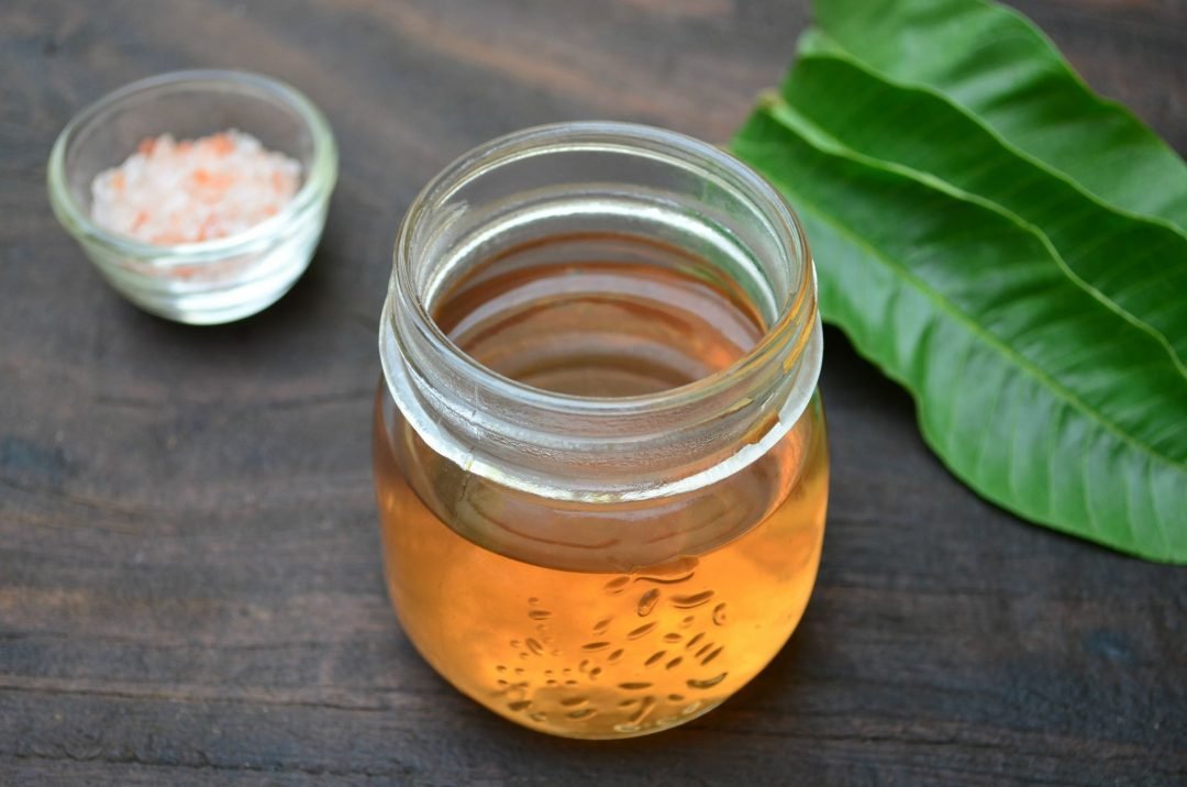 10 Top Benefits, Uses & Side Effects Of Guava Leaves For Skin, Hair